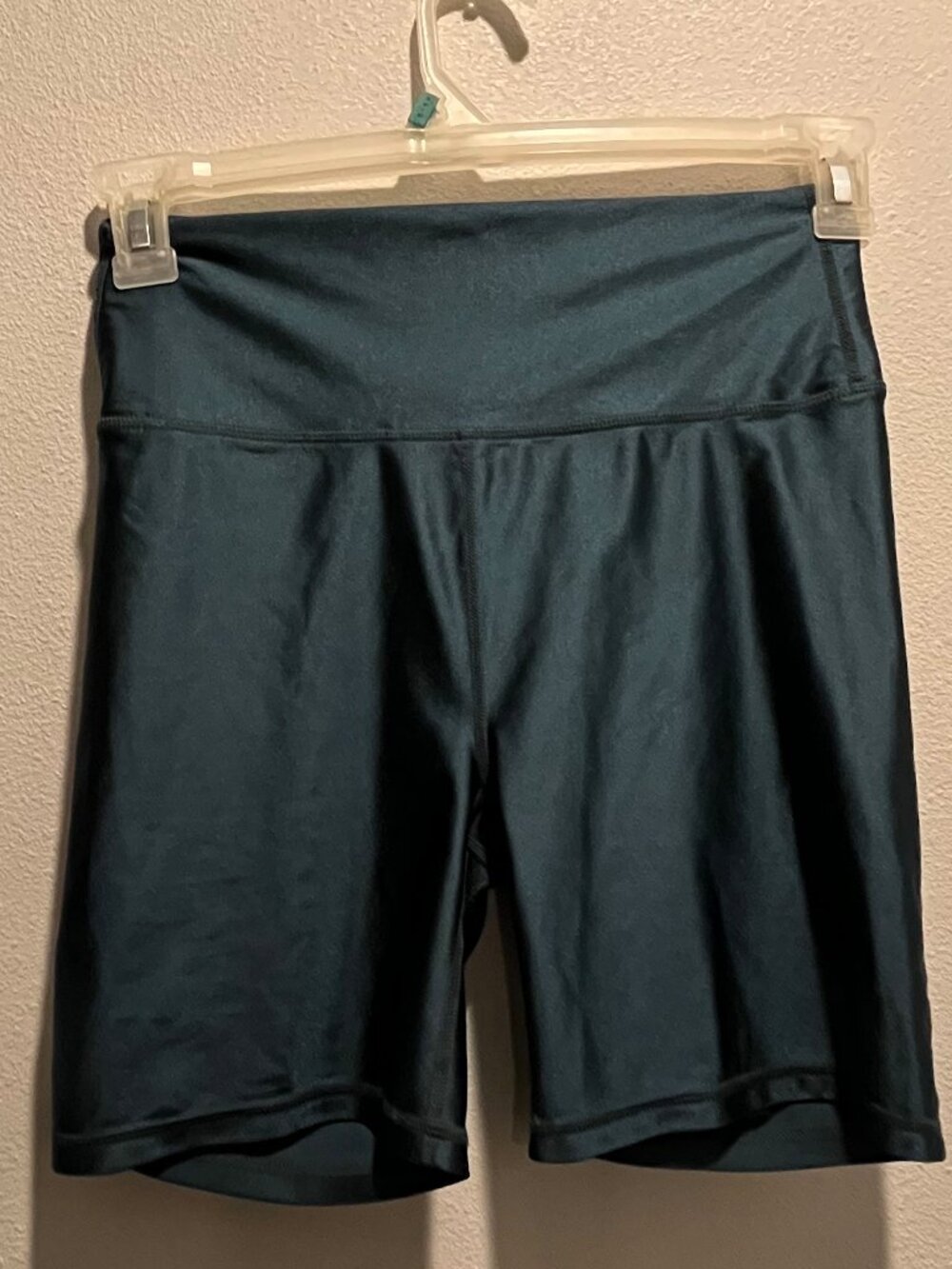 Fabletics Metallic Blue Gray Biker Shorts, Size M